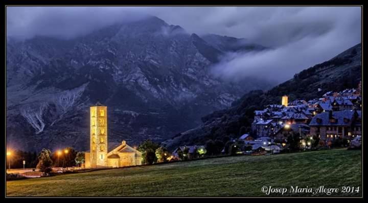 Apartamento Con Terraza Y Vistas Panoramicas En Tauell Bagian luar foto