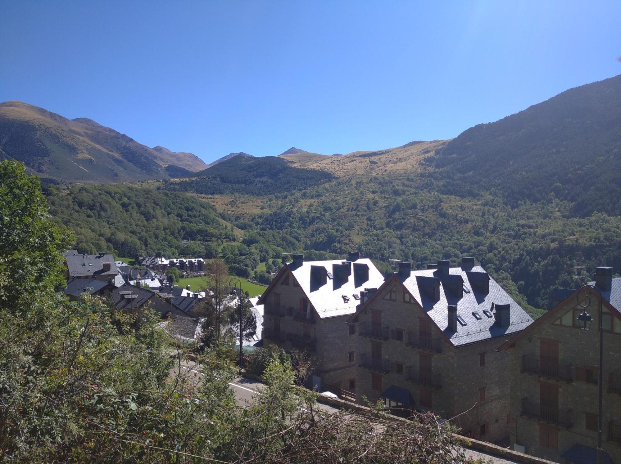 Apartamento Con Terraza Y Vistas Panoramicas En Tauell Bagian luar foto